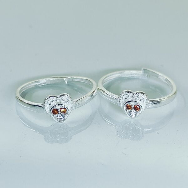 Heart Shaped Toe Ring With Peach And White Zirconia Stone In Silver