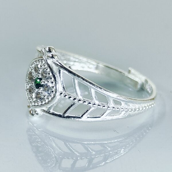 Oval Shaped Toe Ring With Green And White Zirconia Stone In Silver