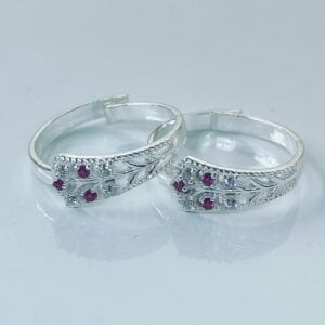 Band Shaped Toe Ring With Pink And White Zirconia Stone In Silver