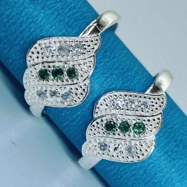 3 Wave Shape Toe Ring With Green Color Zirconia Stone In Silver