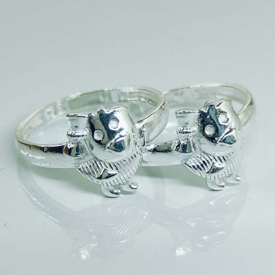 Chick Shaped Toe Rings In Silver