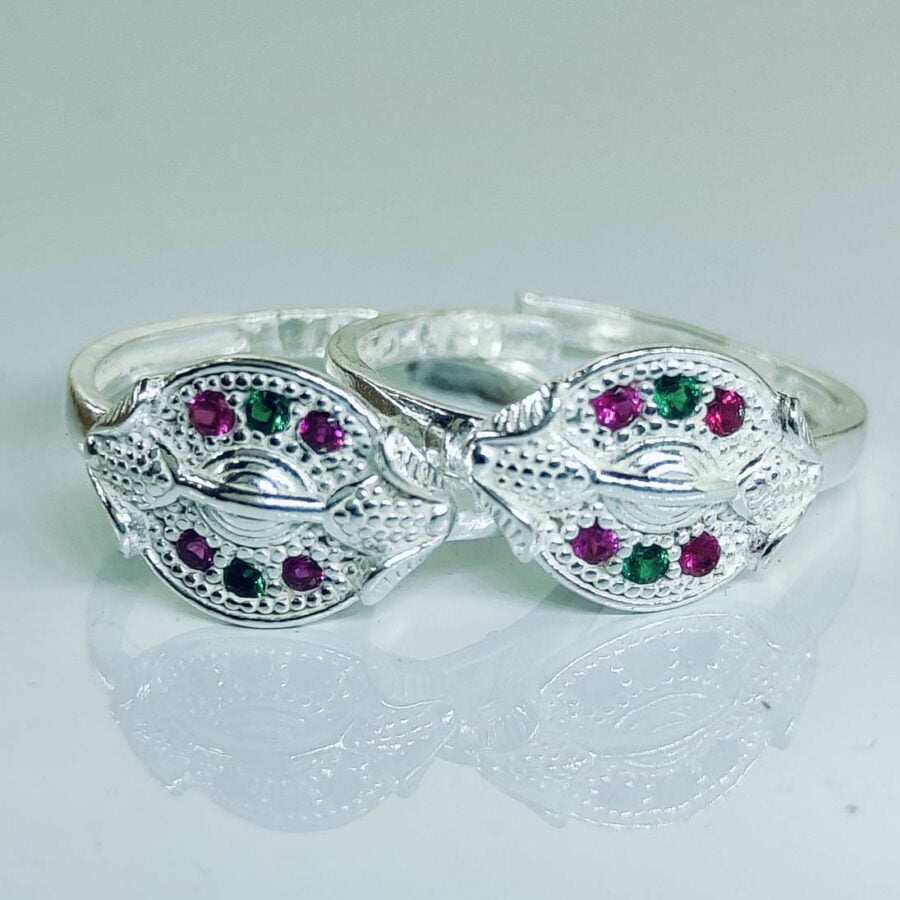 Oval Shape Toe Ring With Green And Pink Zirconia Stone In Silver