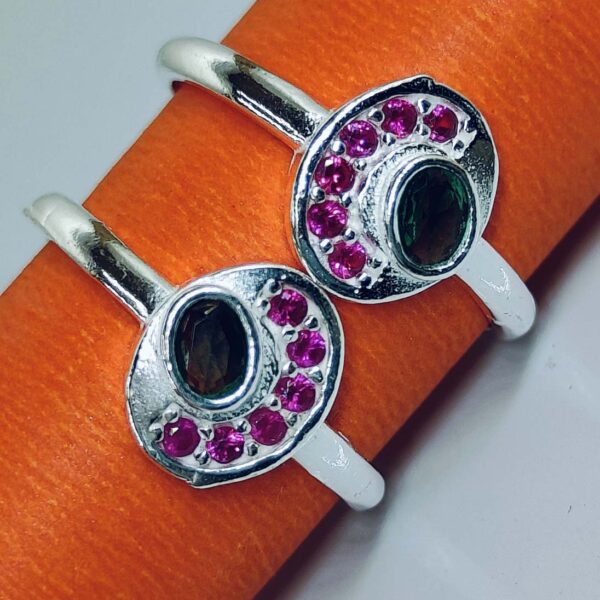 Medium Ovel With Stone As Eye Toe Ring With Pink And Green Zirconia Stones In Silver