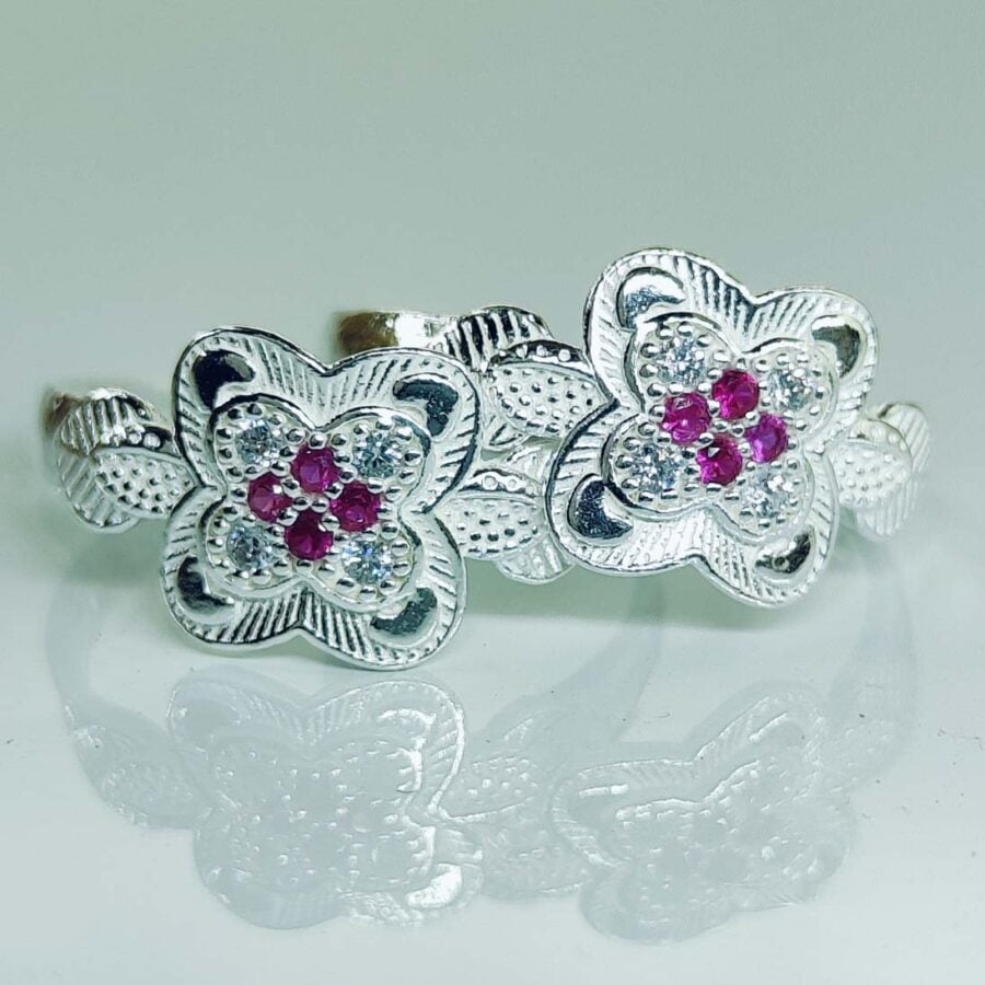 Flower Shape Toe Ring With White And Pink Zirconia Stones In Silver