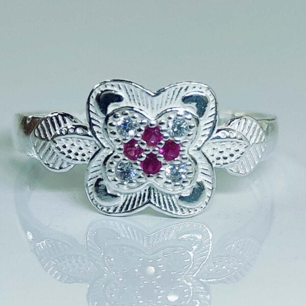 Flower Shape Toe Ring With White And Pink Zirconia Stones In Silver