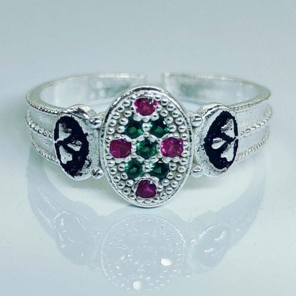 Rakhi Oval Shaped Toe Ring With Pink And Green Zirconia Stones In Silver