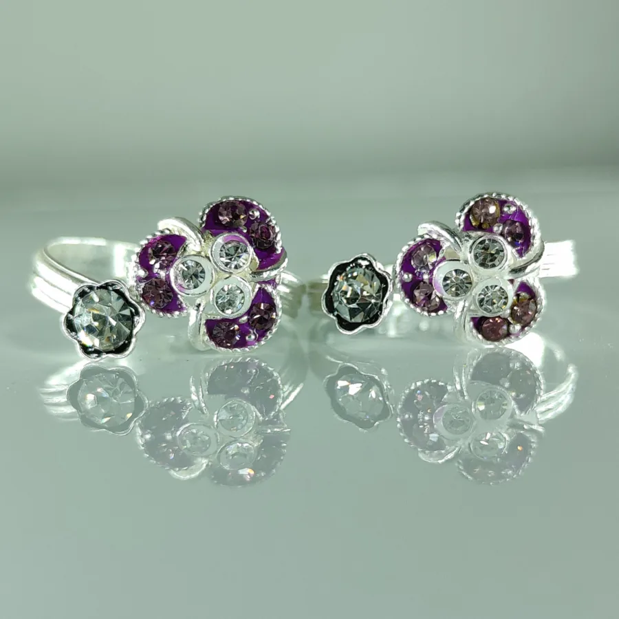 Front Lock Toe Ring With Purple And White Zirconia Stones Arranged In Triangle Shape - Image 2