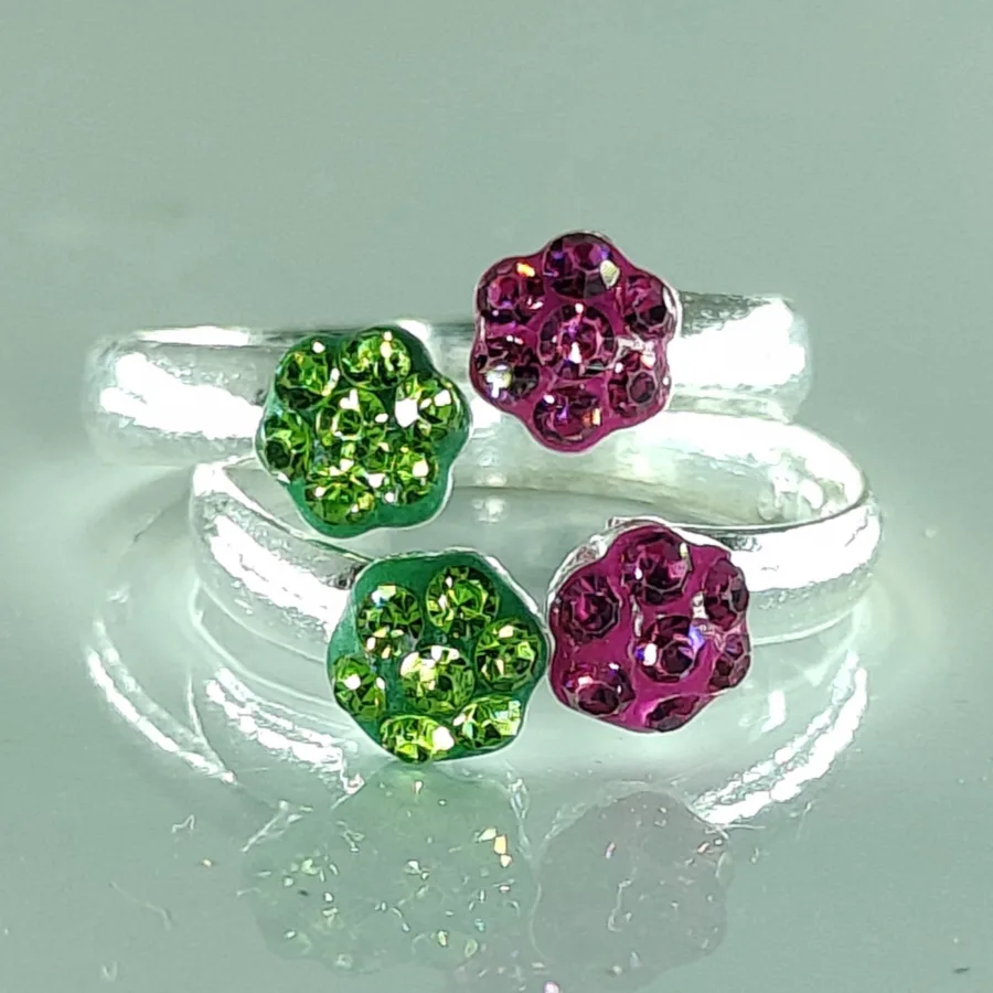 Front Lock Toe Ring With Red And Green Zirconia Stones Arranged In Rounded Shape In Silver