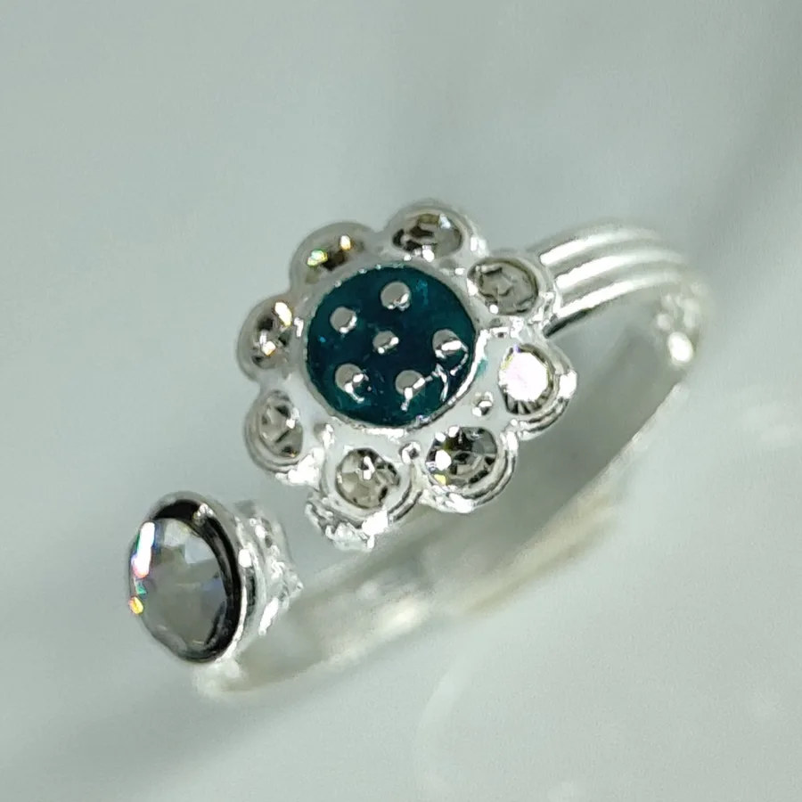 Front Lock Toe Ring With Sky Blue Meena And White Zirconia Stones Arranged In Flower Shape - Image 3